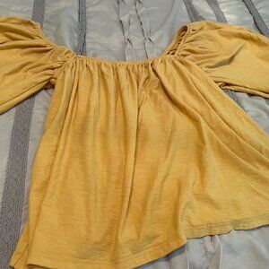 Square-necked pima cotton top w/peasant sleeves